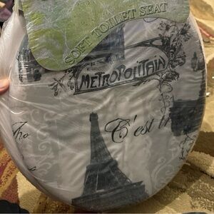 Eiffel Tower soft toilet seat